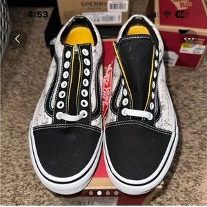 New Women’s Size 9 Van He Loves Me Not